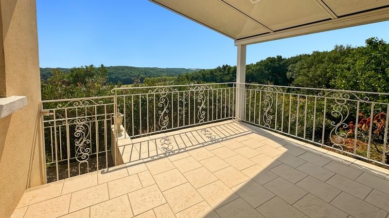 Maison - 184 m² - 6 pièces