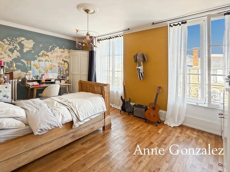 Maison bourgeoise - 275 m² - 9 pièces