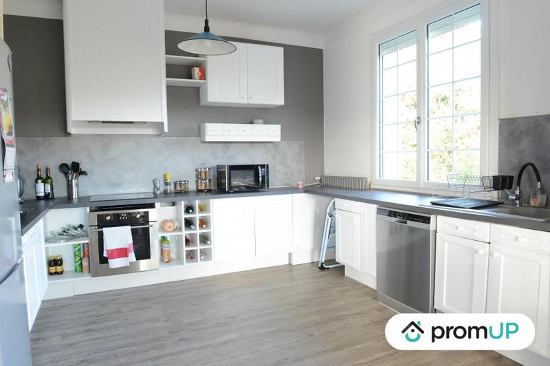 Maison - 180 m² - 8 pièces