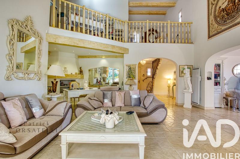 Maison - 364 m² - 10 pièces