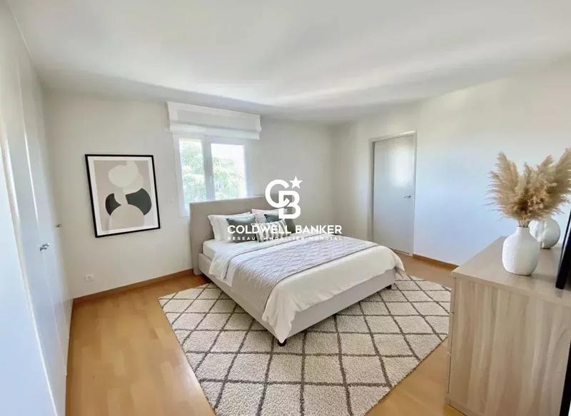 Appartement - 177 m² - 5 pièces