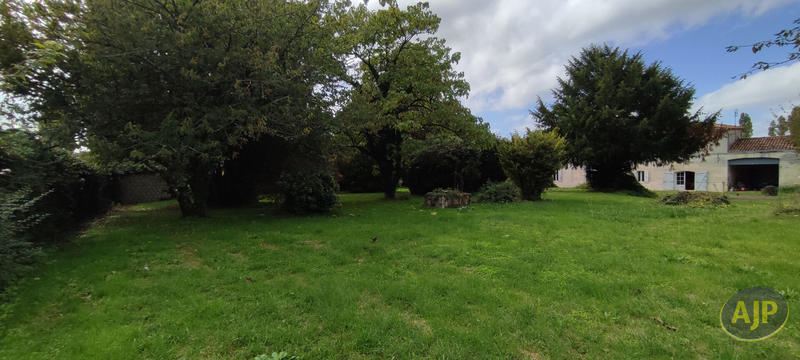 Maison - 318 m² - 9 pièces