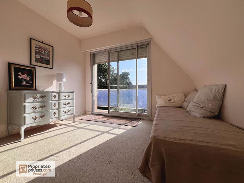 Maison - 162 m² - 8 pièces