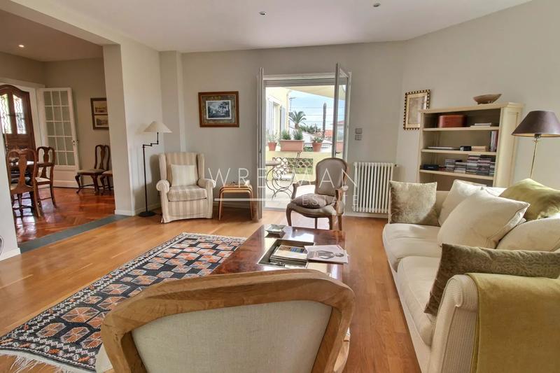 Maison - 180 m² - 7 pièces