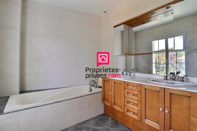 Maison - 200 m² - 6 pièces