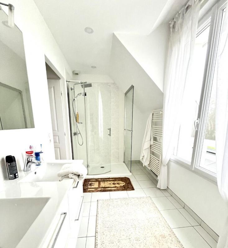 Maison - 170 m² - 6 pièces