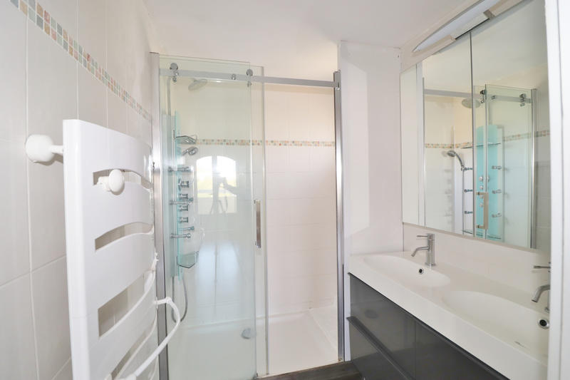 Villa - 225 m² - 7 pièces