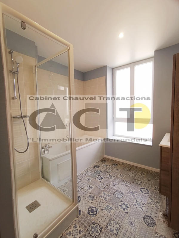 Appartement - 99 m² - 4 pièces