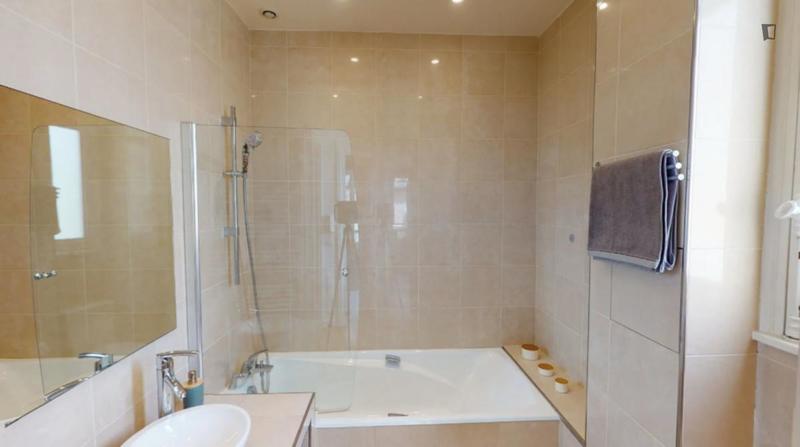 Chambre - 10 m² - 8 pièces