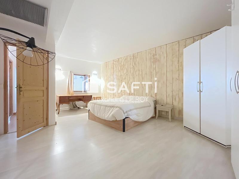 Maison - 180 m² - 11 pièces