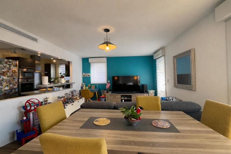 Appartement - 84 m² - 4 pièces