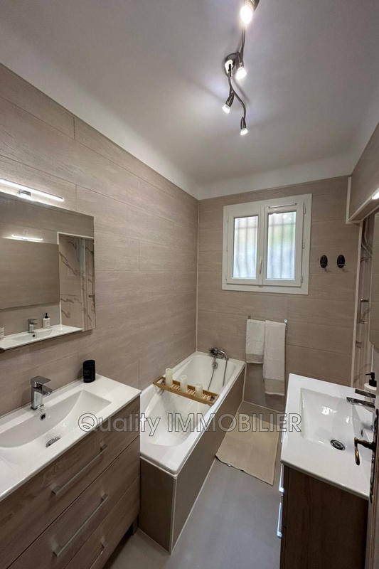 Villa - 140 m² - 5 pièces