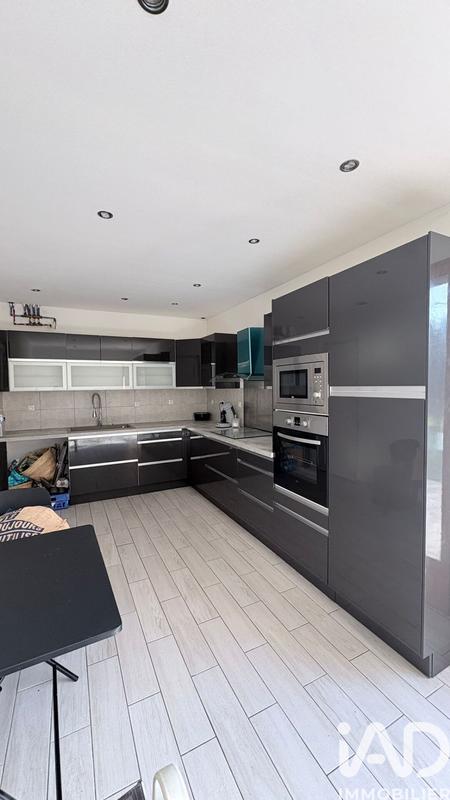 Maison - 164 m² - 9 pièces