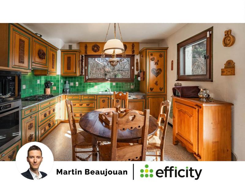 Maison - 360 m² - 9 pièces