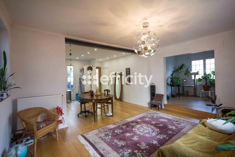 Maison - 170 m² - 8 pièces