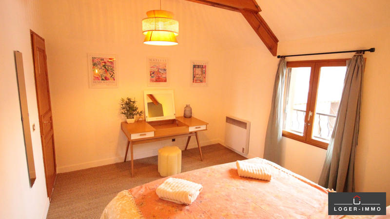 Maison - 302 m² - 9 pièces