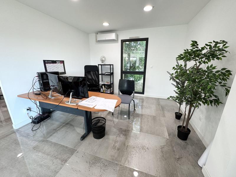 Bureau - 575 m² - 18 pièces