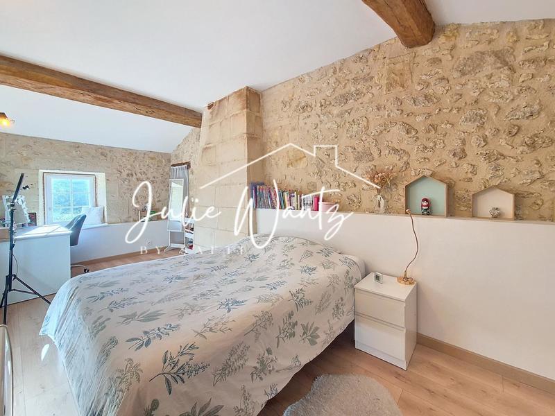 Maison - 201 m² - 7 pièces