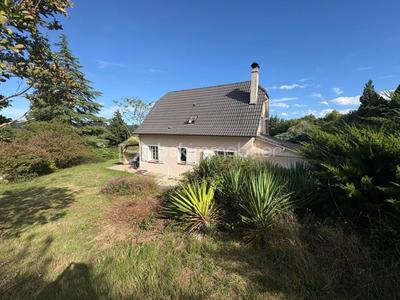 Maison traditionnelle - 117 m² - 5 pièces