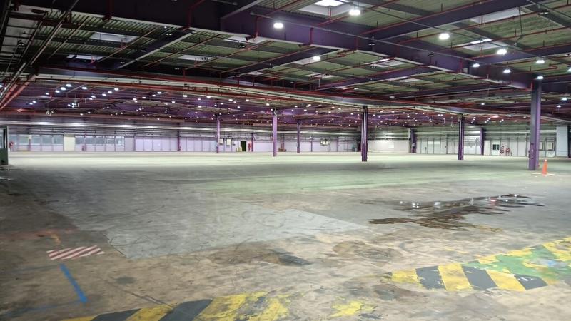 Fonds de commerce - Local d'activité / Entrepôt - 21 000 m²