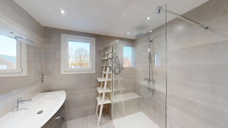 Maison - 170 m² - 7 pièces