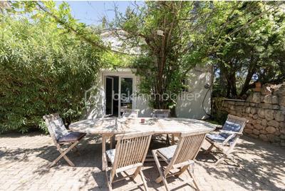 Demeure - 240 m² - 9 pièces