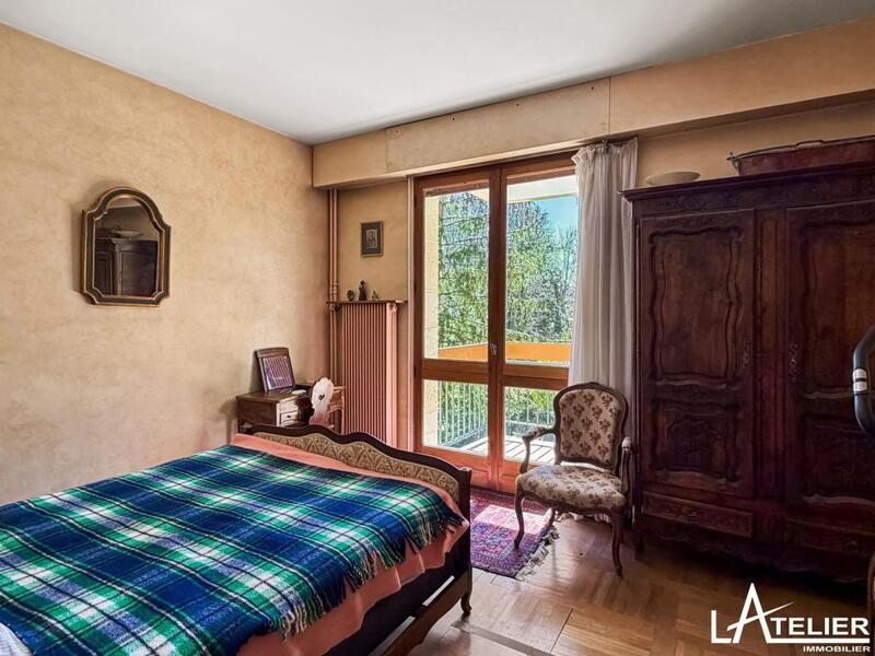 Appartement - 144 m² - 6 pièces