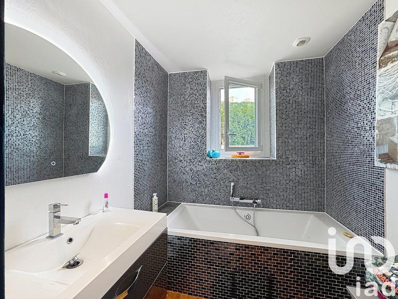 Maison de ville - 234 m² - 8 pièces