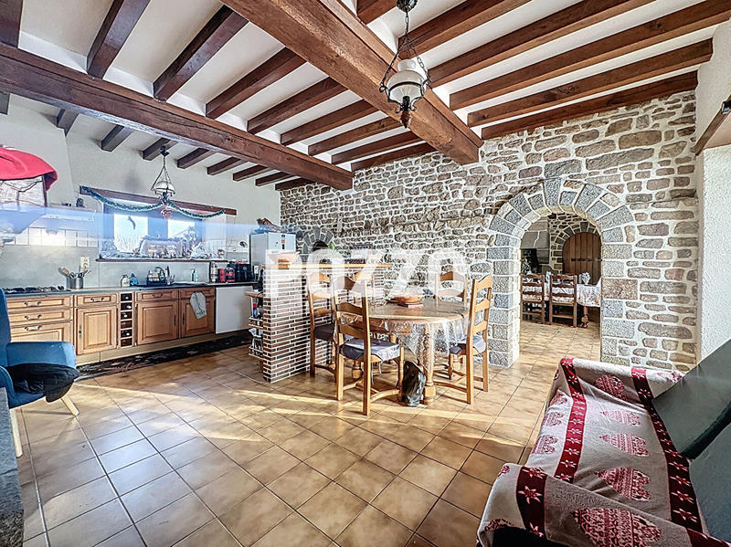 Maison - 162 m² - 8 pièces