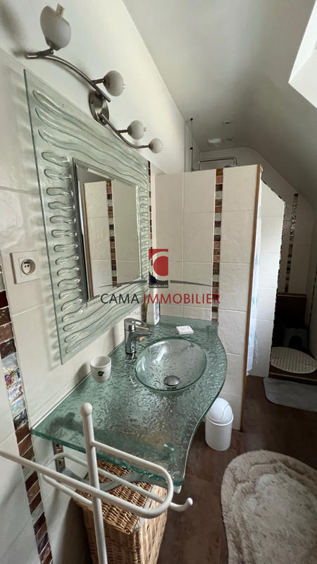 Maison - 268 m² - 9 pièces