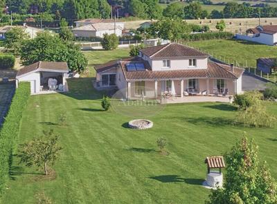 Maison - 145 m² - 5 pièces