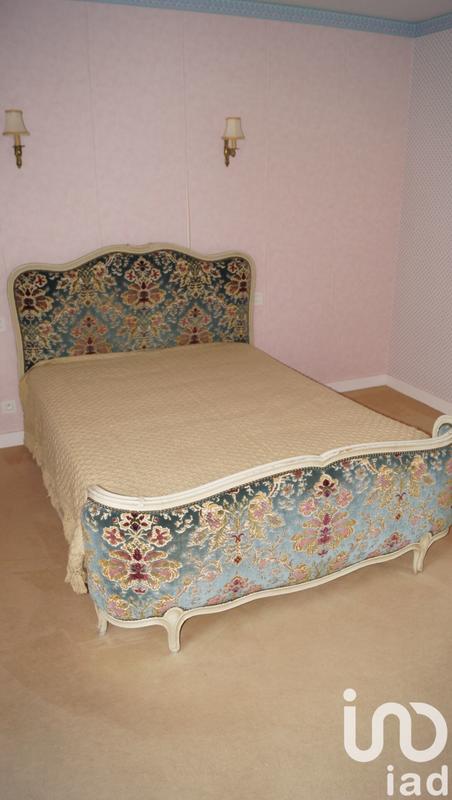 Maison - 236 m² - 8 pièces