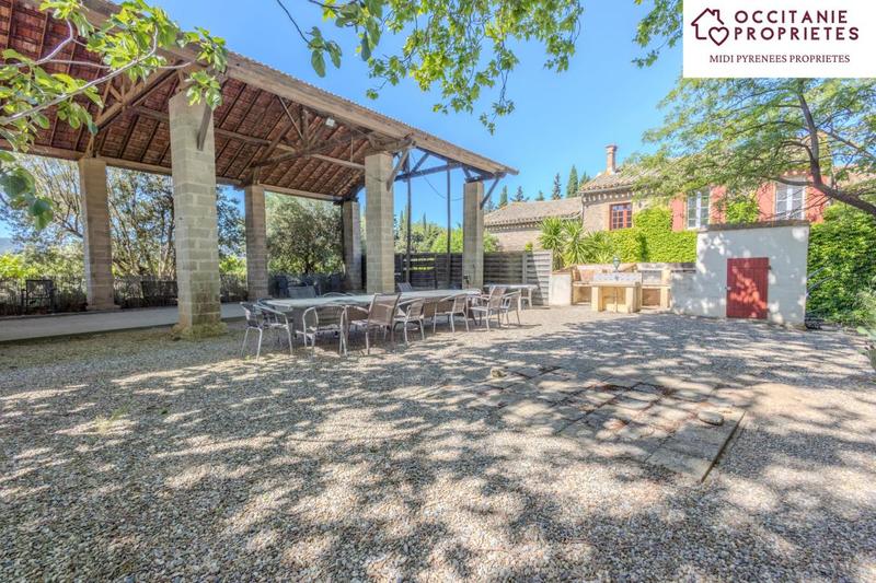 Propriété - 530 m² - 23 pièces