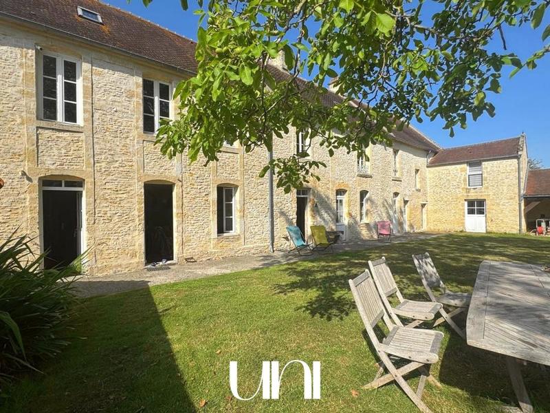 Maison - 228 m² - 7 pièces