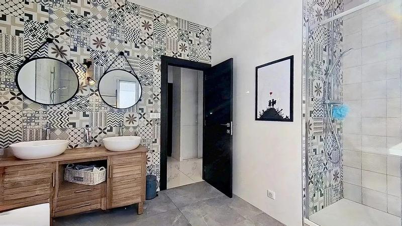 Villa - 223 m² - 6 pièces