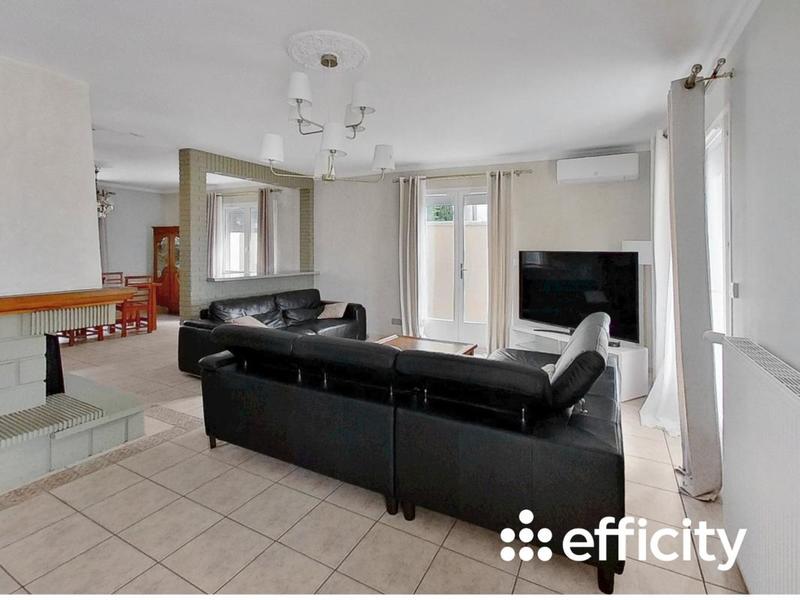 Maison - 186 m² - 8 pièces