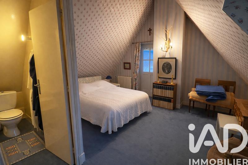 Maison - 236 m² - 7 pièces