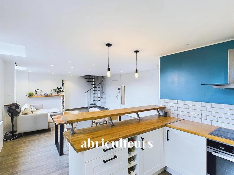 Appartement ancien - 71 m² - 4 pièces