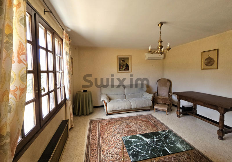 Villa - 267 m² - 11 pièces