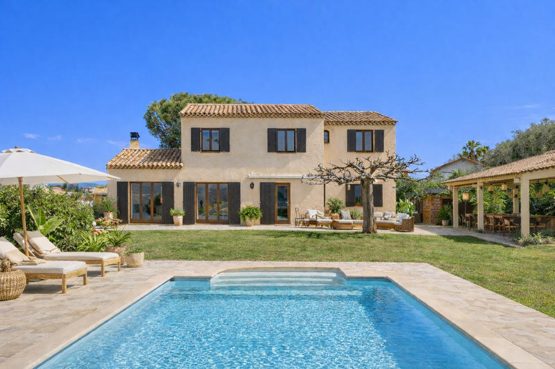 Maison - 181 m² - 8 pièces