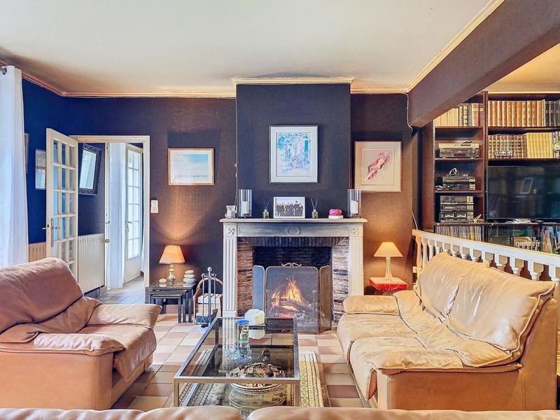 Maison - 228 m² - 6 pièces