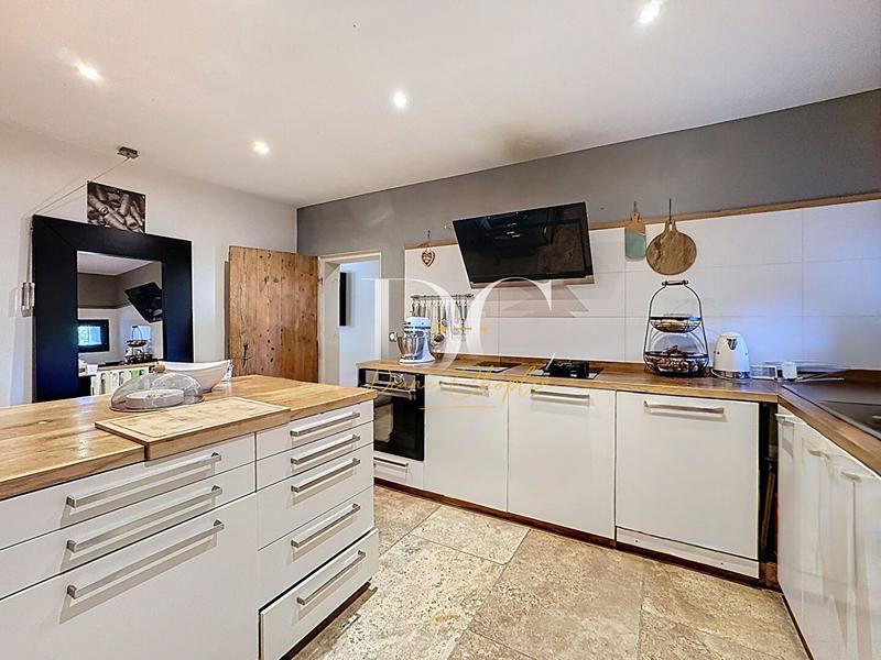 Maison ancienne - 322 m² - 10 pièces