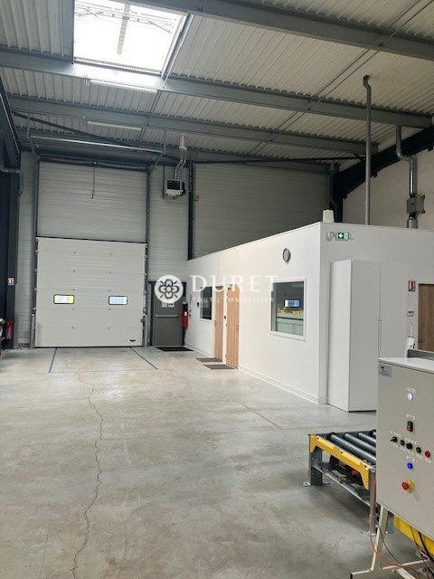 Local d'activités - 735 m²