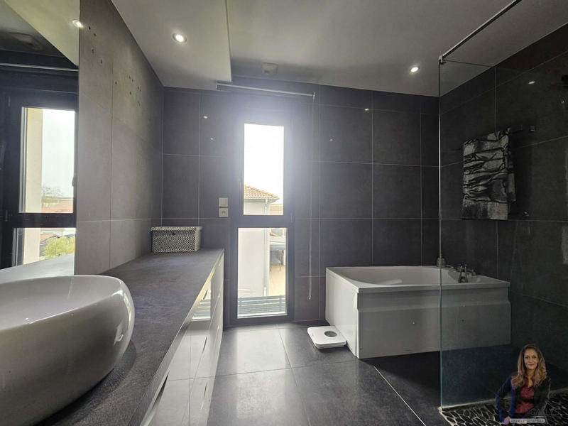 Maison - 140 m² - 6 pièces