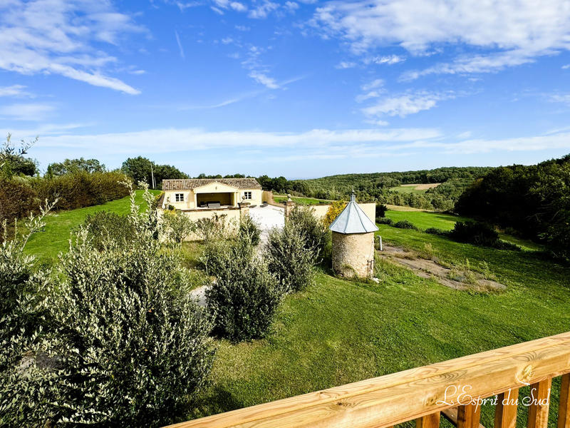 Maison - 724 m² - 18 pièces