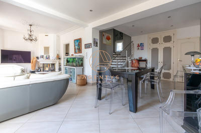 Maison - 165 m² - 6 pièces