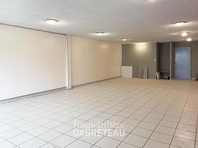 Local commercial - 93 m² - 3 pièces