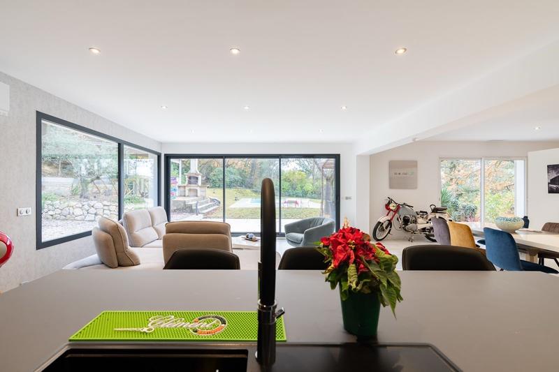 Villa - 220 m² - 7 pièces