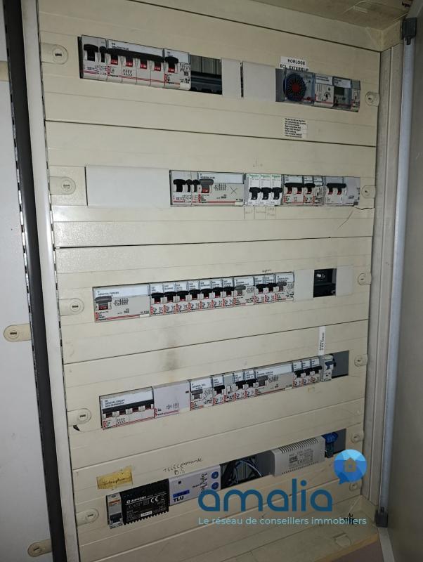 Bureau - 385 m² - 7 pièces