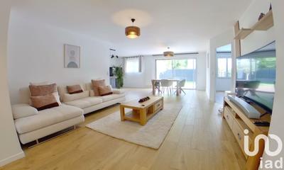 Maison - 96 m² - 5 pièces